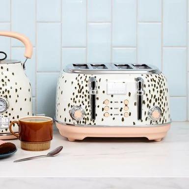 Haden Margate Poodle And Blonde 4-Slice, Wide Slot Toaster - White / Brown 2 Haden Margate Poodle And Blonde 4-Slice, Wide Slot Toaster - White / Brown - Image 2