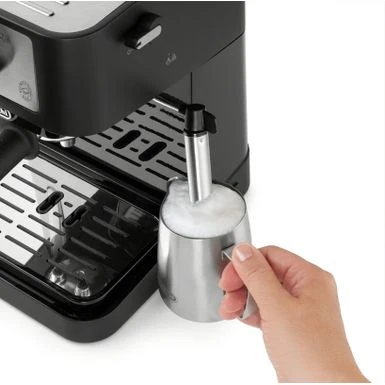DeLonghi De'Longhi - Stilosa 15 Bar Pump Espresso Machine - Black And Stainless 4 DeLonghi De'Longhi - Stilosa 15 Bar Pump Espresso Machine - Black And Stainless - Image 4