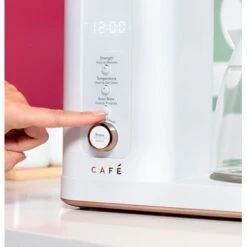 Café - Smart Drip 10-Cup Coffee Maker With WiFi - Matte White -Blender Spark Deals Store df8cd55e bcc1 5827 ab9b e7715b9ef458